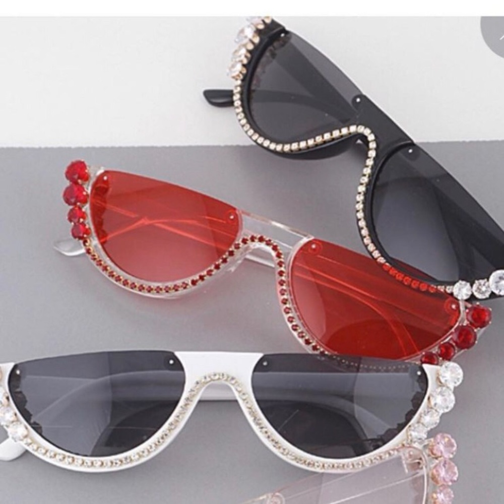 CRYSTAL BLACK HALF MOON SUNGLASSES
